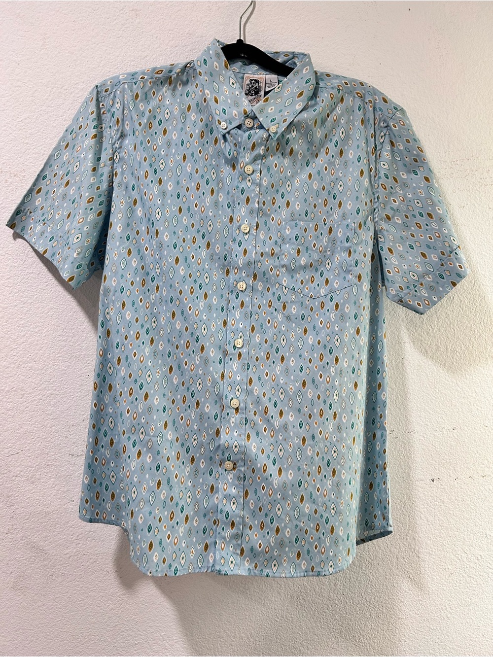 KENNINGTON Light Blue Short-Sleeve Button-Down Shirt with Geometric Motif